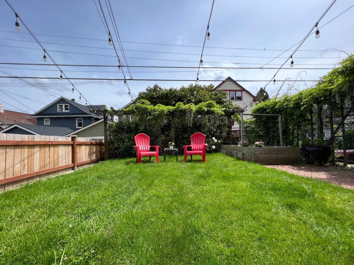 Modern And Warm House Villa Seattle Exterior photo
