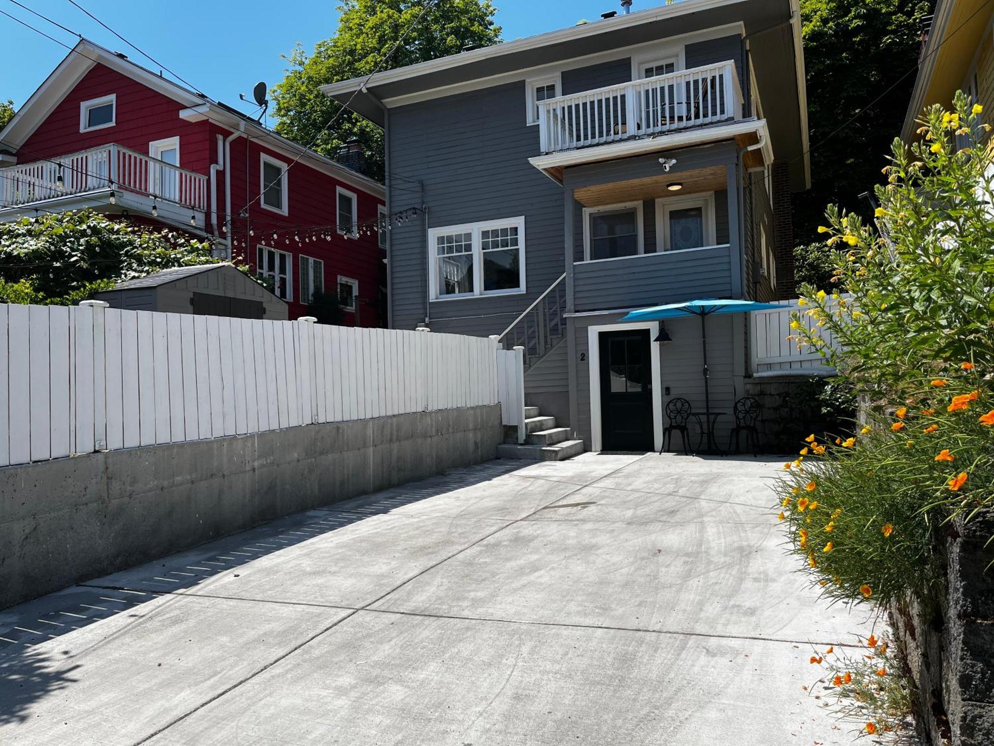 Modern And Warm House Villa Seattle Exterior photo